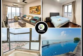 Silverscape Deluxe Melaka by I Housing has rooms with a private hot tub