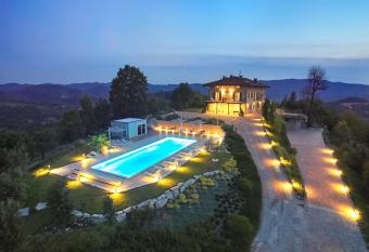 La Civignola allows 18 year olds to book a room