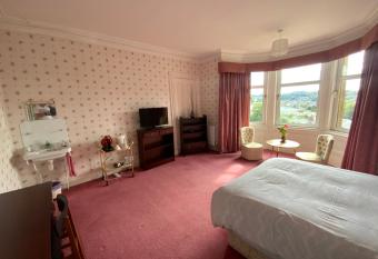 Dunrigh Guest House allows 18 year olds to book a room