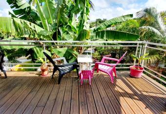 ESCAL RUN allows 18 year olds to book a room