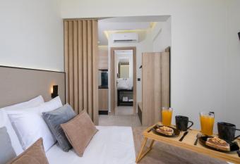 Varouxakis Hotel allows 18 year olds to book a room