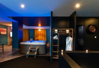 La Somptueuse 100m2 Spa/Sauna priv   allows 18 year olds to book a room