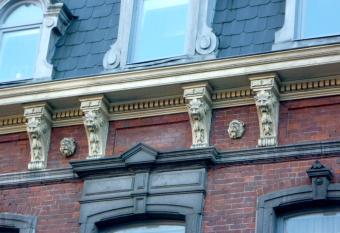 Les G  tes Du Pays De Charleroi allows 18 year olds to book a room