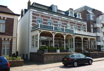Appartementen aan den Hogeweg has Balcony rooms