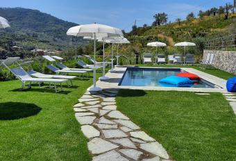 ARIA Design B&B Levanto allows 18 year olds to book a room