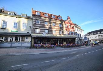Hotel Gaudi allows 18 year olds to book a room