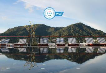 Rak Elegant Hotel Patong - SHA Extra Plus allows 18 year olds to book a room