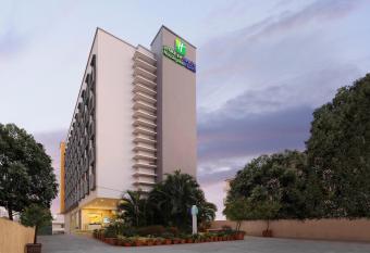 Holiday Inn Express Pune Hinjewadi, an IHG Hotel allows 18 year olds to book a room