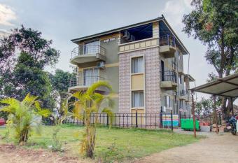 Flagship 23505 S Ramada Village allows 18 year olds to book a room