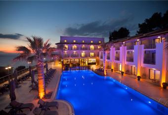 Neopol Hotel has Balcony rooms