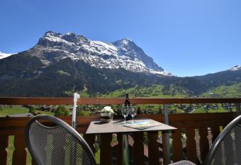 Hotel Cabana has Balcony rooms