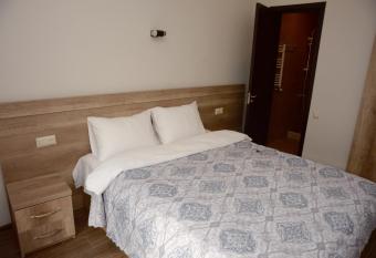 Sunrise Hotel has rooms with a private hot tub