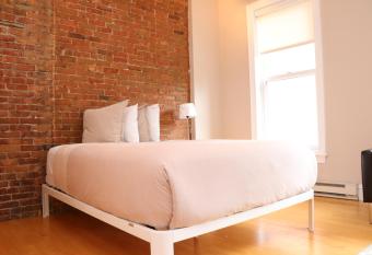 Charming Studio in Boston Brownstone, #6 allows 18 year olds to book a room