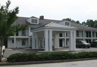 Quality Inn Covington has Smoking rooms