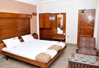 PRANAM COMFORTS LODGE allows 18 year olds to book a room