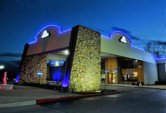 Days Inn By Wyndham Southern Hills/Oru has Smoking rooms