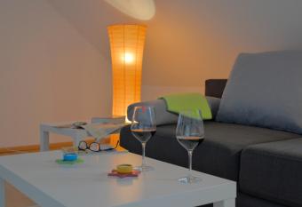 flat2let Apartment 2 has Balcony rooms