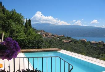 Villa Tosca has Balcony rooms