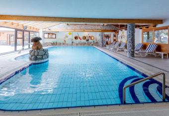 H  tel L Ensoleill   has Balcony rooms