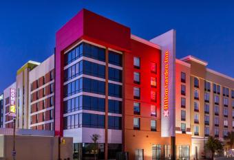 Hilton Garden Inn Columbia Downtown allows 18 year olds to book a room