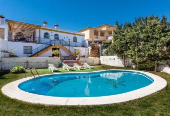 Villa El B  ho has Balcony rooms