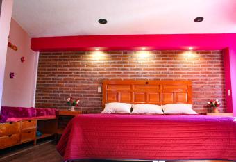 Hospedaje Ensue  o has rooms with a private hot tub