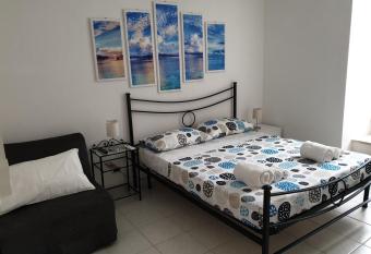 B&B  has Balcony rooms