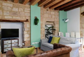 Centro Historico Universidad 1D has Balcony rooms