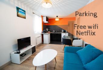 Type 2 Lamartine tours centre    10mn des halles allows 18 year olds to book a room