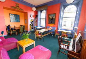 William Wallace Hotel allows 18 year olds to book a room