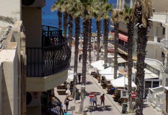 Sea Breeze Bay Guestrooms allows 18 year olds to book a room