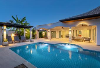 Orchid Paradise Homes 404 allows 18 year olds to book a room