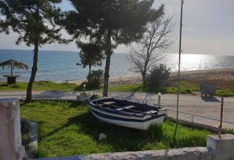 Santa Nera Beach Apartment allows 18 year olds to book a room