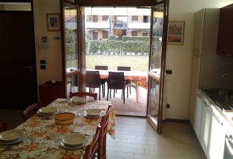 CASA VACANZE DA RIKI allows 18 year olds to book a room