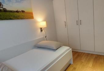 Myroom Business Apartment N  he Messe M  nchen allows 18 year olds to book a room