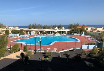 Fuerteventura Resort Bouganville allows 18 year olds to book a room