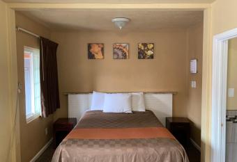 Sunlight Motel Long Beach allows 18 year olds to book a room