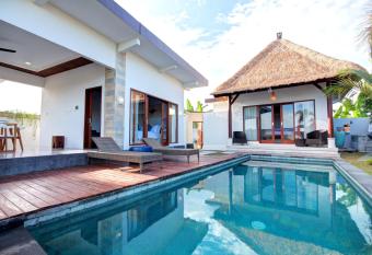 Prawiba Villa has Balcony rooms