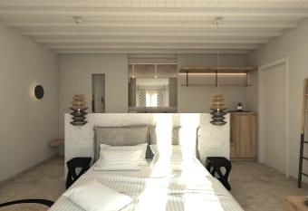 Apiro Mykonos has rooms with a private hot tub