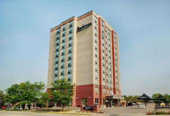 Courtyard by Marriott Kitchener allows 18 year olds to book a room