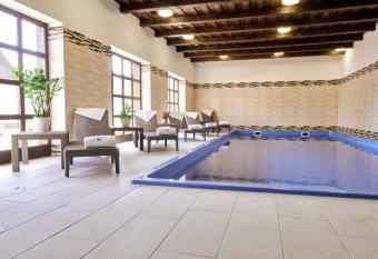 Zsindelyes Cottage has Balcony rooms