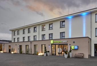 Holiday Inn Express - Merzig, an IHG Hotel allows 18 year olds to book a room