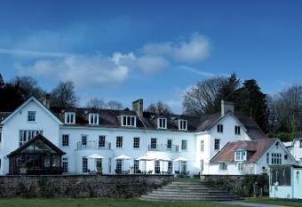 Croydon Hall has Balcony rooms