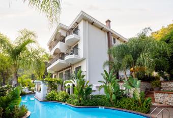 Esperanza Boutique Hotel of Lykia allows 18 year olds to book a room