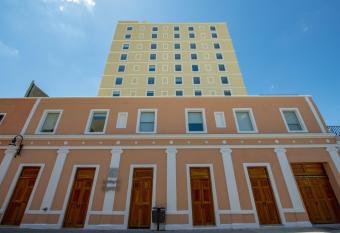 Holiday Inn Express - Merida Centro, an IHG Hotel allows 18 year olds to book a room