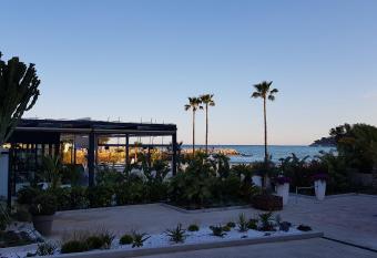 alex appartement has Balcony rooms