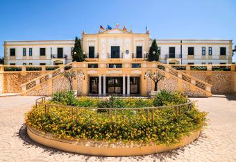 Delfino Beach Hotel has Balcony rooms