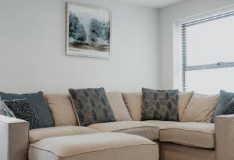 2 The Mews, Upper Bath Street has Balcony rooms