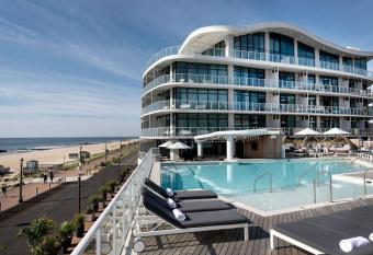 Wave Resort has Balcony rooms