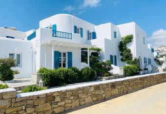 Cyclades Blue has Balcony rooms